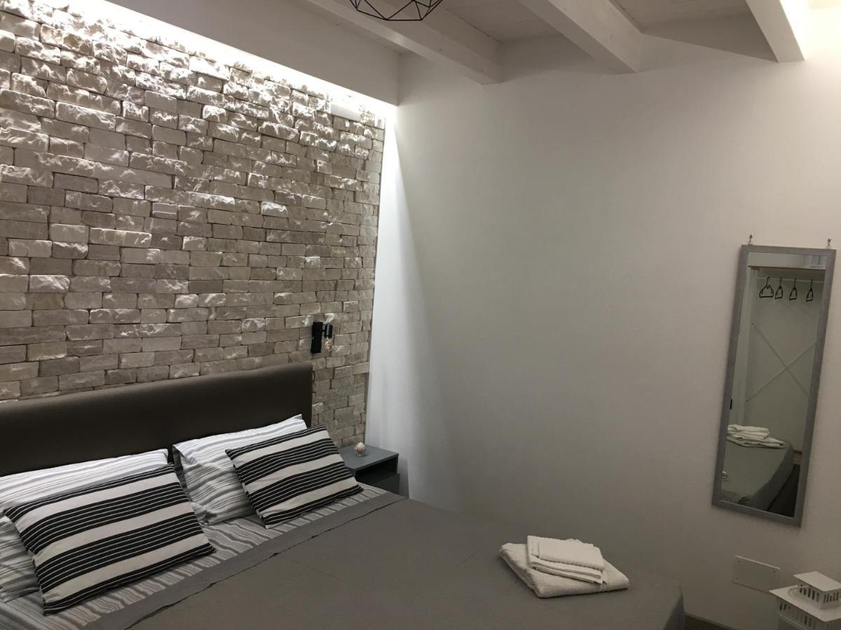 Loft27 Lägenhet Taranto Exteriör bild